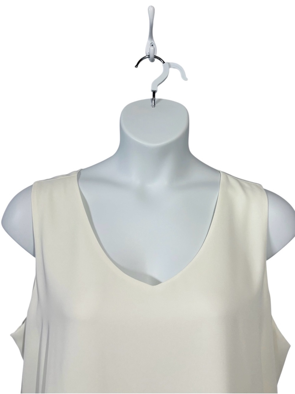 Laura, Size 18, Ivory Sleeveless V-Neck Blouse Double Layer - Picture 5 of 10
